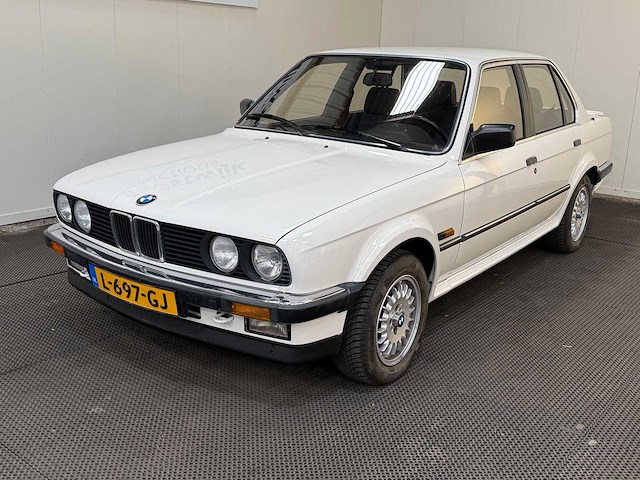 Bmw - 325 ix - oldtimer - 1987 - afbeelding 19 van  35