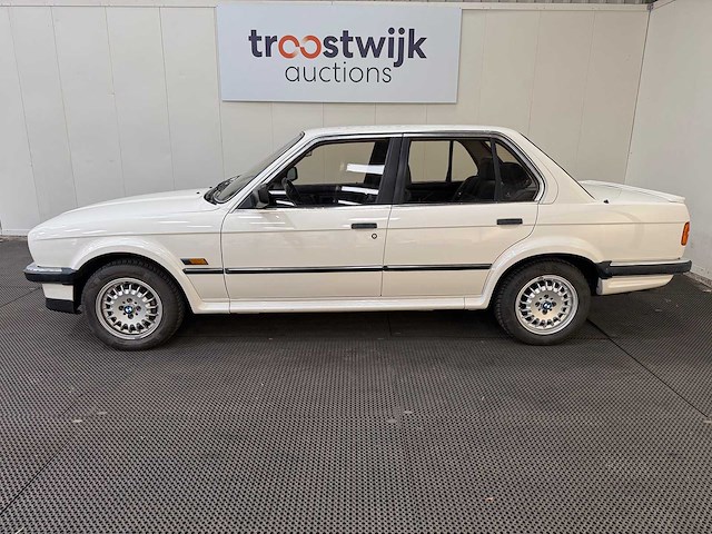 Bmw - 325 ix - oldtimer - 1987 - afbeelding 31 van  35