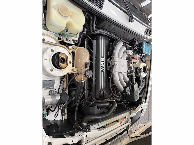 Bmw - 325 ix - oldtimer - 1987 - afbeelding 13 van  40
