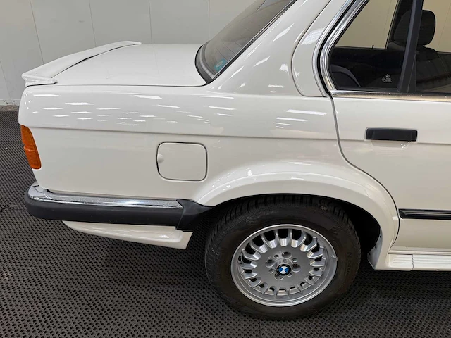 Bmw - 325 ix - oldtimer - 1987 - afbeelding 21 van  40