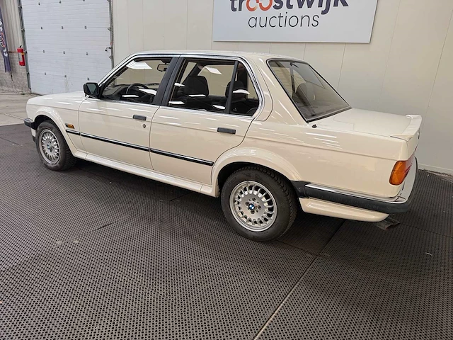 Bmw - 325 ix - oldtimer - 1987 - afbeelding 37 van  40