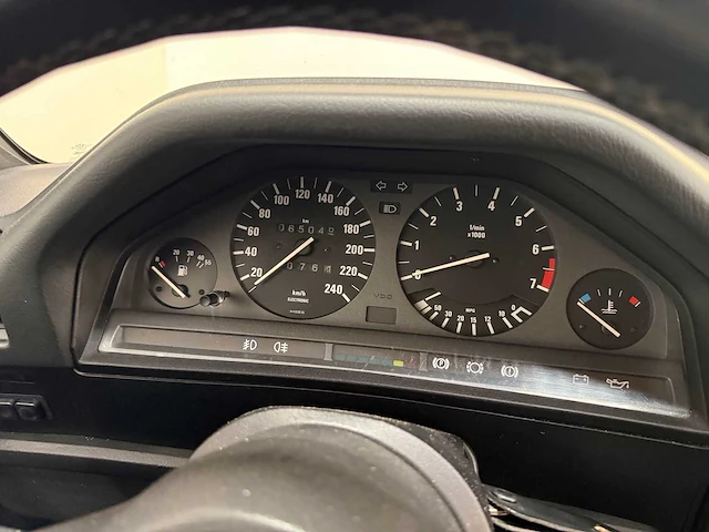 Bmw - 325 ix - oldtimer - 1987 - afbeelding 29 van  40