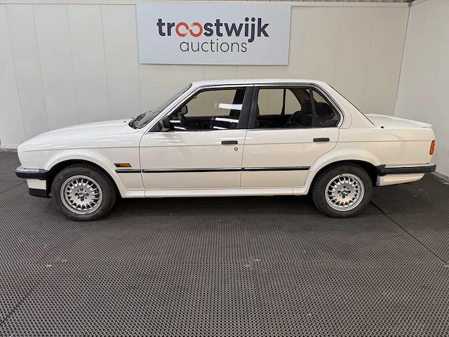 Bmw - 325 ix - oldtimer - 1987 - afbeelding 36 van  40