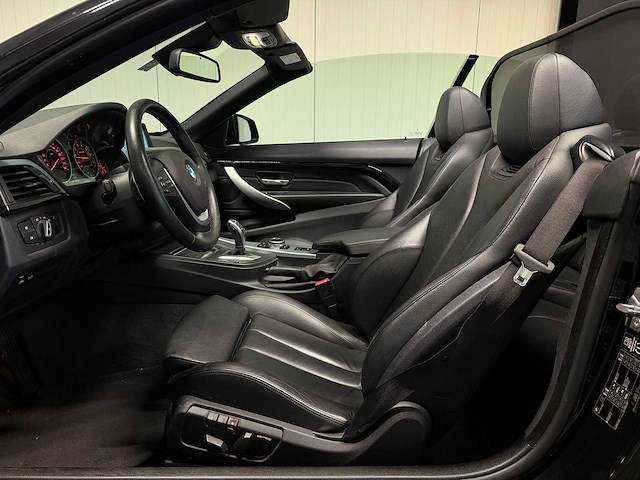 Bmw - 4-serie cabrio - 435i high executive -4-xjg-44 - 2014 iaw - afbeelding 14 van  16