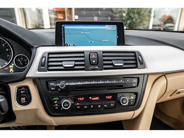 Bmw - 4-serie gran coupé - 420i high executive - 2014 - 1-xhb-55 - afbeelding 11 van  82