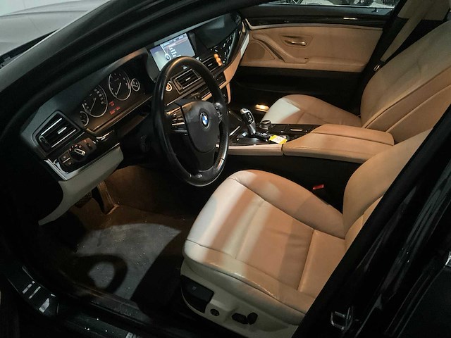 Bmw - 5-serie - 523 - personenauto - 2011 - afbeelding 10 van  26