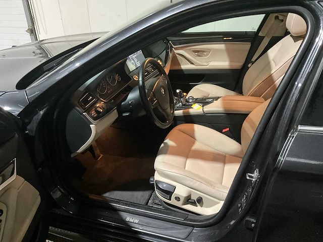 Bmw - 5-serie - 523 - personenauto - 2011 - afbeelding 14 van  26