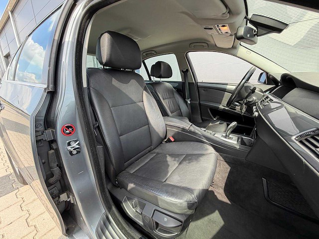Bmw - 5-serie - 523i - personenauto - 2009 - afbeelding 11 van  27