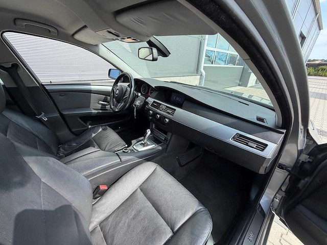 Bmw - 5-serie - 523i - personenauto - 2009 - afbeelding 13 van  27
