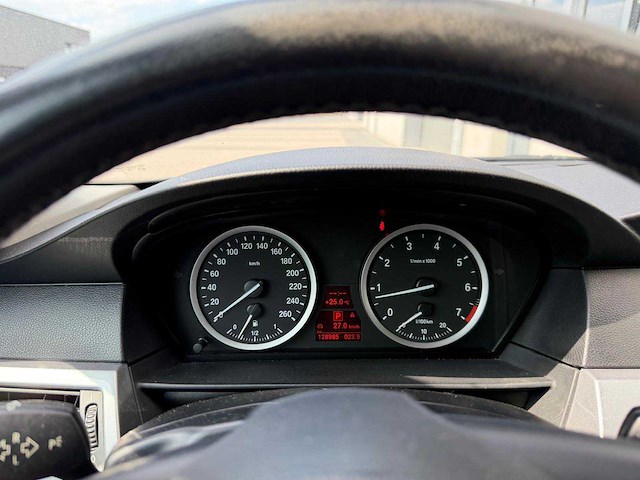 Bmw - 5-serie - 523i - personenauto - 2009 - afbeelding 21 van  27