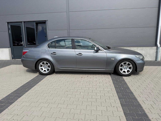 Bmw - 5-serie - 523i - personenauto - 2009 - afbeelding 4 van  27