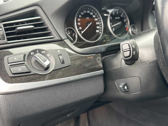 Bmw - 5-serie - 523i high executive - car - 2011 - afbeelding 4 van  34