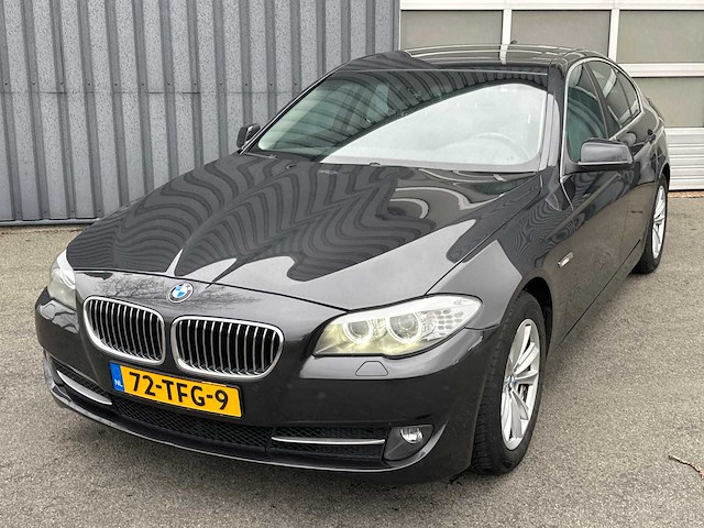 Bmw - 5-serie - 523i high executive - car - 2011 - afbeelding 1 van  34