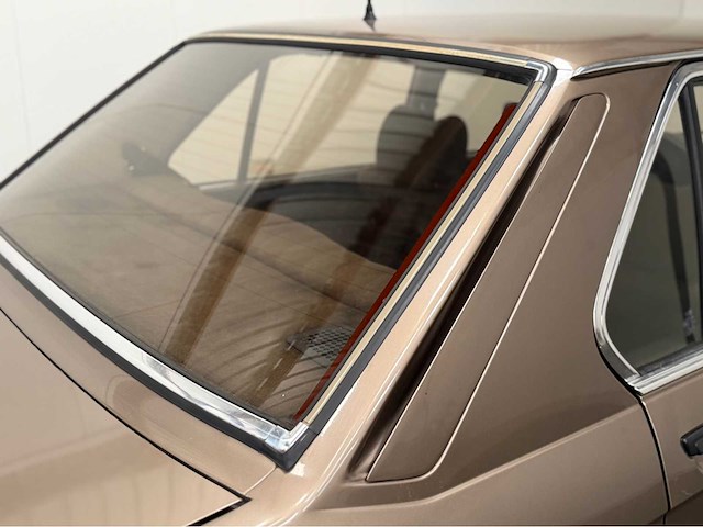 Bmw - 5-serie - 525i - automaat - oldtimer - 1983 - afbeelding 5 van  35