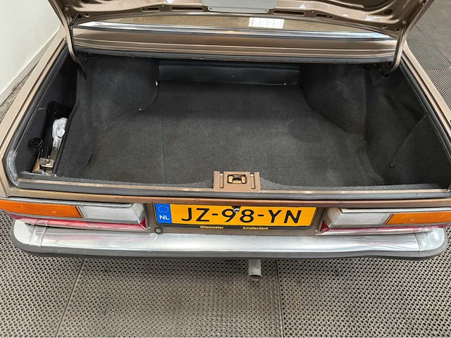Bmw - 5-serie - 525i - automaat - oldtimer - 1983 - afbeelding 24 van  35