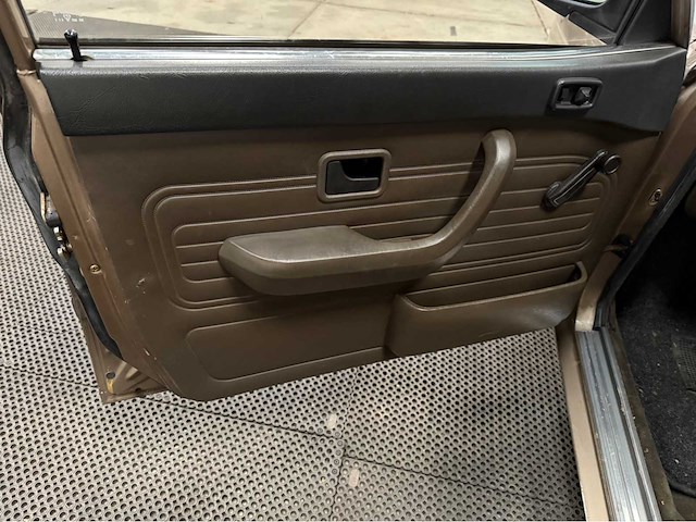 Bmw - 5-serie - 525i - automaat - oldtimer - 1983 - afbeelding 25 van  35