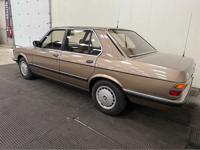 Bmw - 5-serie - 525i - automaat - oldtimer - 1983 - afbeelding 30 van  35