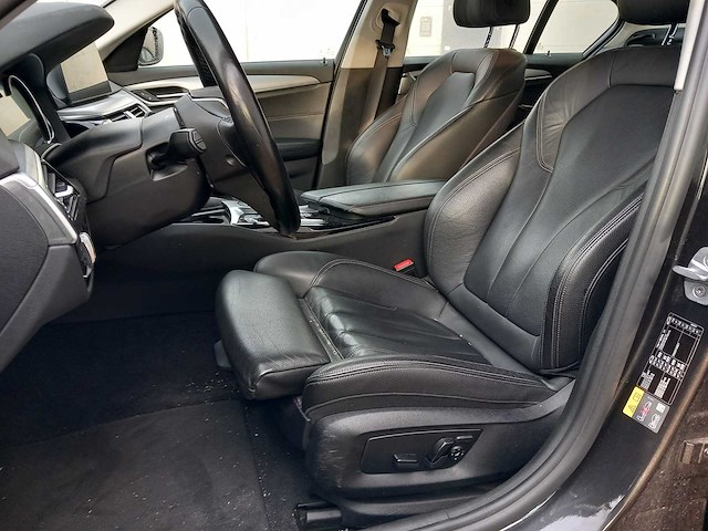 Bmw - 5-serie - 530e iperf high exe - schadeauto - personenauto - afbeelding 4 van  33