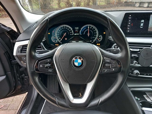 Bmw - 5-serie - 530e iperf high exe - schadeauto - personenauto - afbeelding 8 van  33