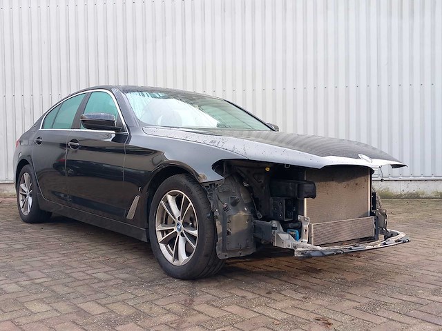 Bmw - 5-serie - 530e iperf high exe - schadeauto - personenauto - afbeelding 1 van  33