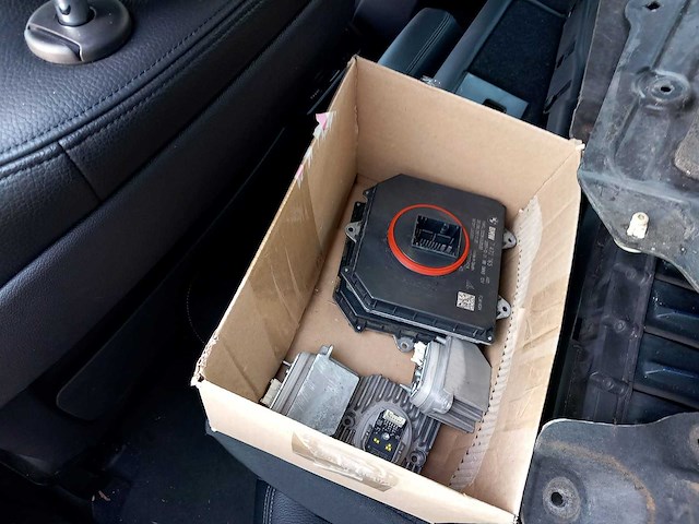 Bmw - 5-serie - 530e iperf high exe - schadeauto - personenauto - afbeelding 15 van  33