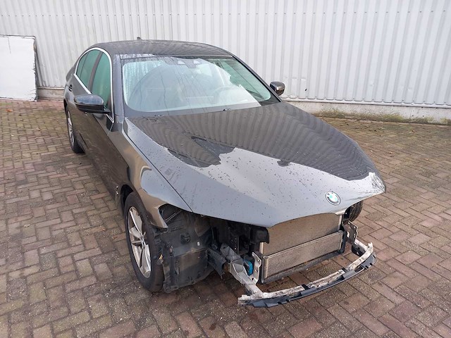 Bmw - 5-serie - 530e iperf high exe - schadeauto - personenauto - afbeelding 12 van  33