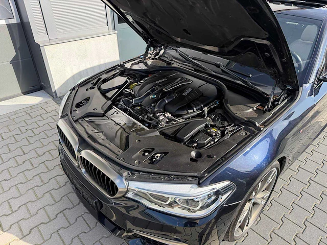 Bmw - 5-serie - m550i - xd hi exe personenauto - 2018 - afbeelding 18 van  34