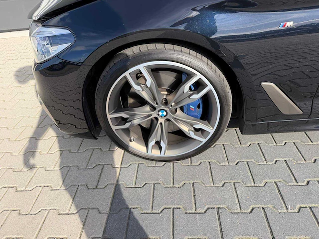 Bmw - 5-serie - m550i - xd hi exe personenauto - 2018 - afbeelding 25 van  34