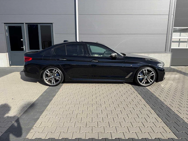 Bmw - 5-serie - m550i - xd hi exe personenauto - 2018 - afbeelding 29 van  34