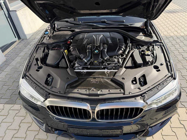Bmw - 5-serie - m550i - xd hi exe personenauto - 2018 - afbeelding 16 van  34