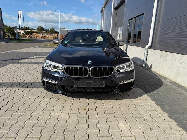 Bmw - 5-serie - m550i - xd hi exe personenauto - 2018 - afbeelding 32 van  34