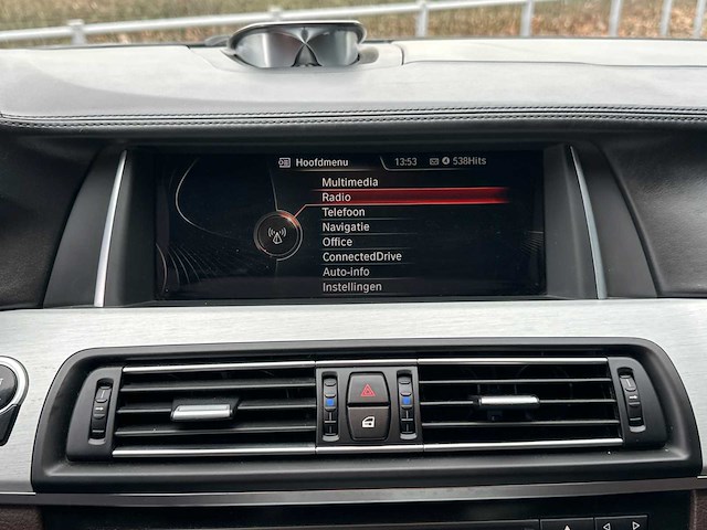 Bmw - 5-serie - m550xd - car - 2015 - afbeelding 2 van  34