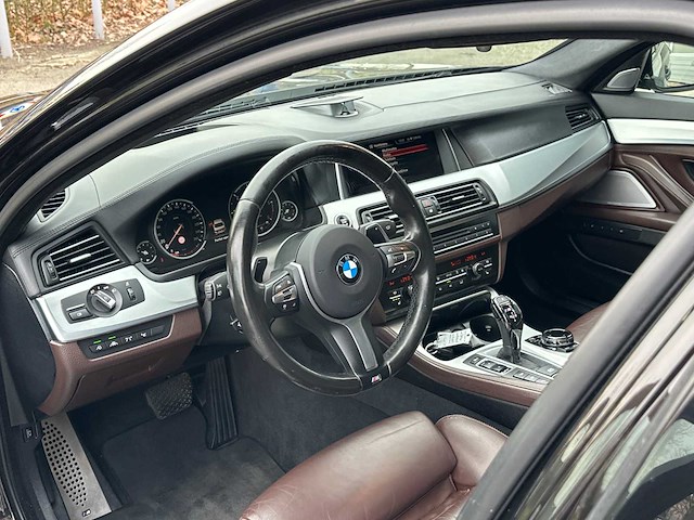 Bmw - 5-serie - m550xd - car - 2015 - afbeelding 4 van  34