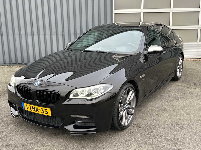 Bmw - 5-serie - m550xd - car - 2015 - afbeelding 1 van  34