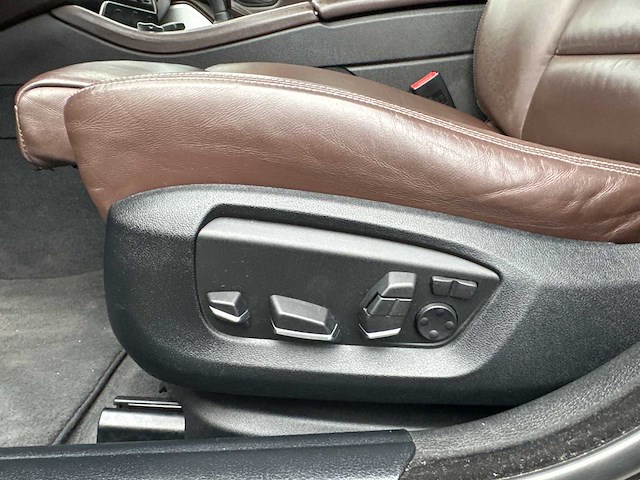 Bmw - 5-serie - m550xd - car - 2015 - afbeelding 13 van  34