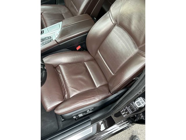 Bmw - 5-serie - m550xd - car - 2015 - afbeelding 24 van  34