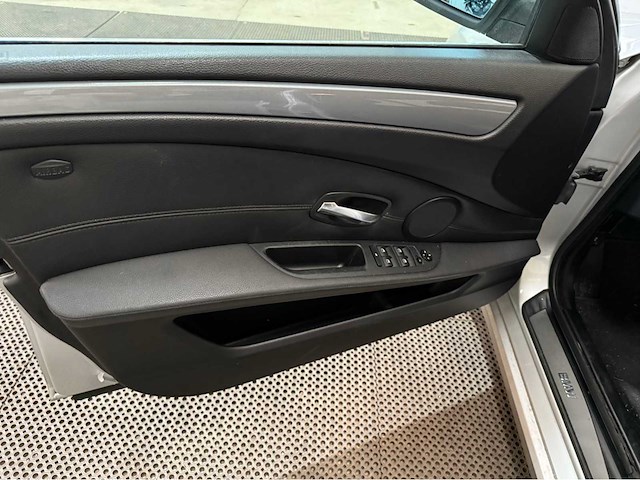 Bmw - 5-serie - touring - 520i - personenauto - 2009 - afbeelding 18 van  29