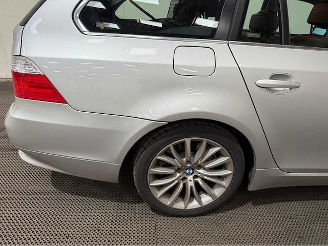 Bmw - 5-serie - touring - 520i - personenauto - 2009 - afbeelding 21 van  29