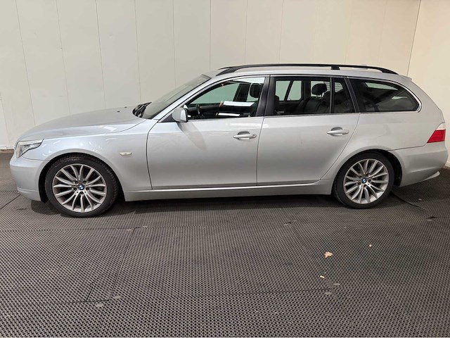 Bmw - 5-serie - touring - 520i - personenauto - 2009 - afbeelding 12 van  29
