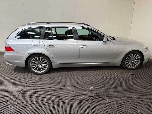Bmw - 5-serie - touring - 520i - personenauto - 2009 - afbeelding 25 van  29