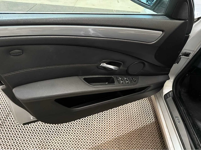 Bmw - 5-serie - touring - 520i - personenauto - 2009 - afbeelding 19 van  30