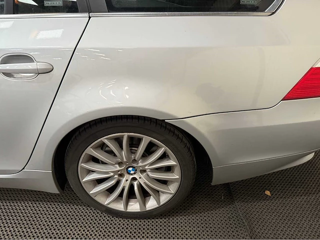 Bmw - 5-serie - touring - 520i - personenauto - 2009 - afbeelding 21 van  30