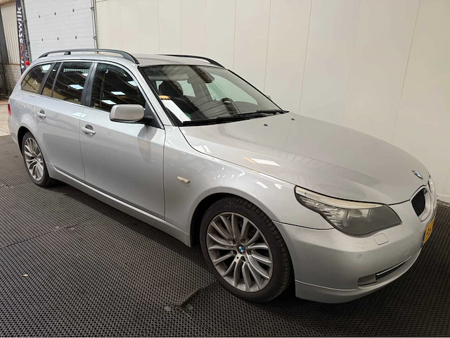 Bmw - 5-serie - touring - 520i - personenauto - 2009 - afbeelding 27 van  30