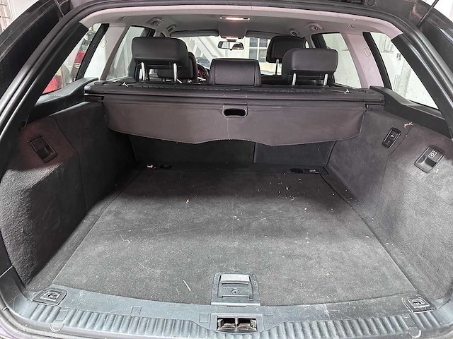 Bmw - 5-serie touring - 520i automaat corp.l. bnsed i - 93-ngr-7- 2010 - afbeelding 2 van  5
