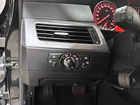 Bmw - 5-serie touring - 520i automaat corp.l. bnsed i - 93-ngr-7- 2010 - afbeelding 2 van  9