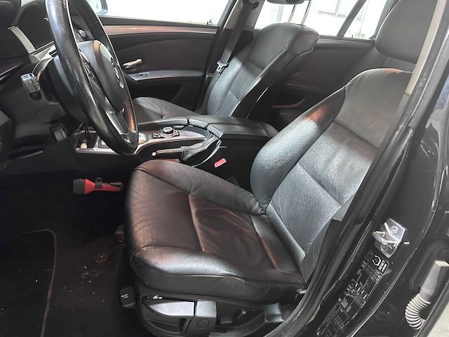 Bmw - 5-serie touring - 520i automaat corp.l. bnsed i - 93-ngr-7- 2010 - afbeelding 4 van  9