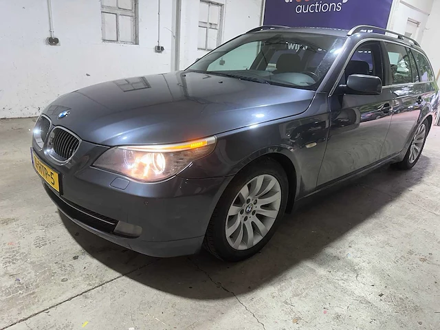 Bmw - 5-serie touring - 520i corp. l. bns l. automaat- 11-htp-5- 2009 - afbeelding 1 van  18