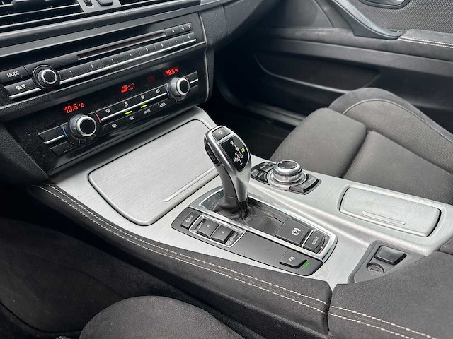Bmw - 5-serie touring - 520i execut. m sp. - car - 2013 - afbeelding 35 van  36