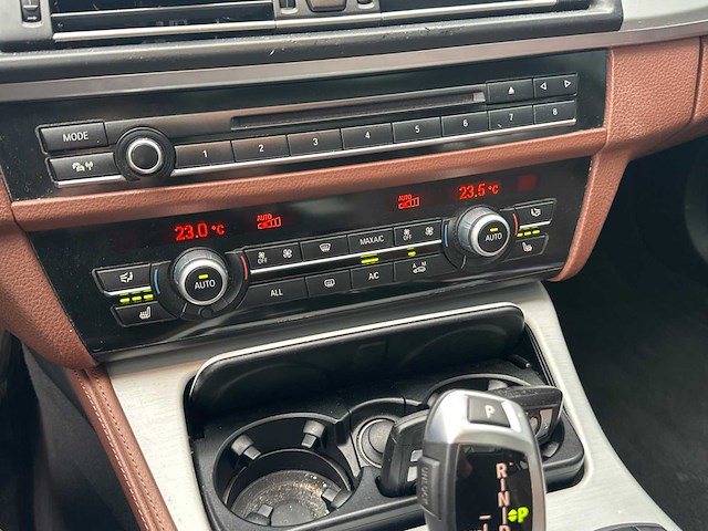 Bmw - 5-serie touring - 528i high executive - car - 2012 - afbeelding 2 van  36