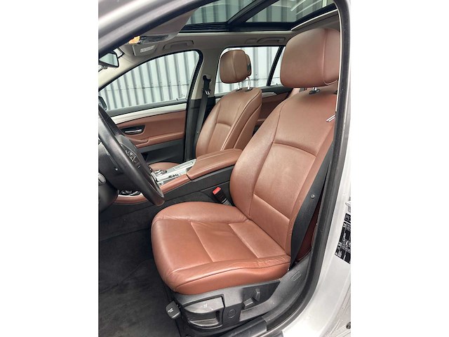 Bmw - 5-serie touring - 528i high executive - car - 2012 - afbeelding 2 van  2